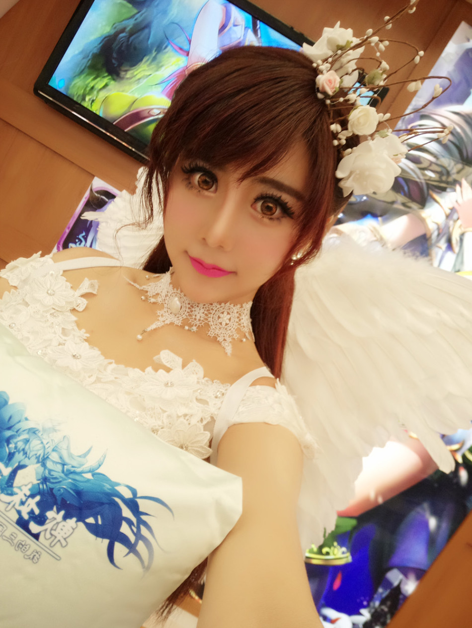 夏小薇婚纱_夏小薇婚纱内衣(2)