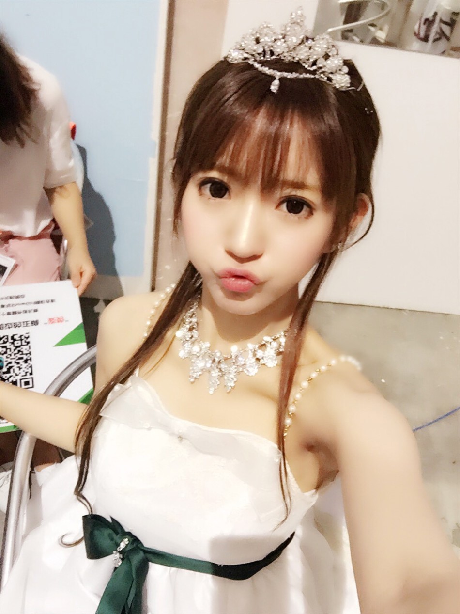 美女yurisa玉狐定妆照曝光