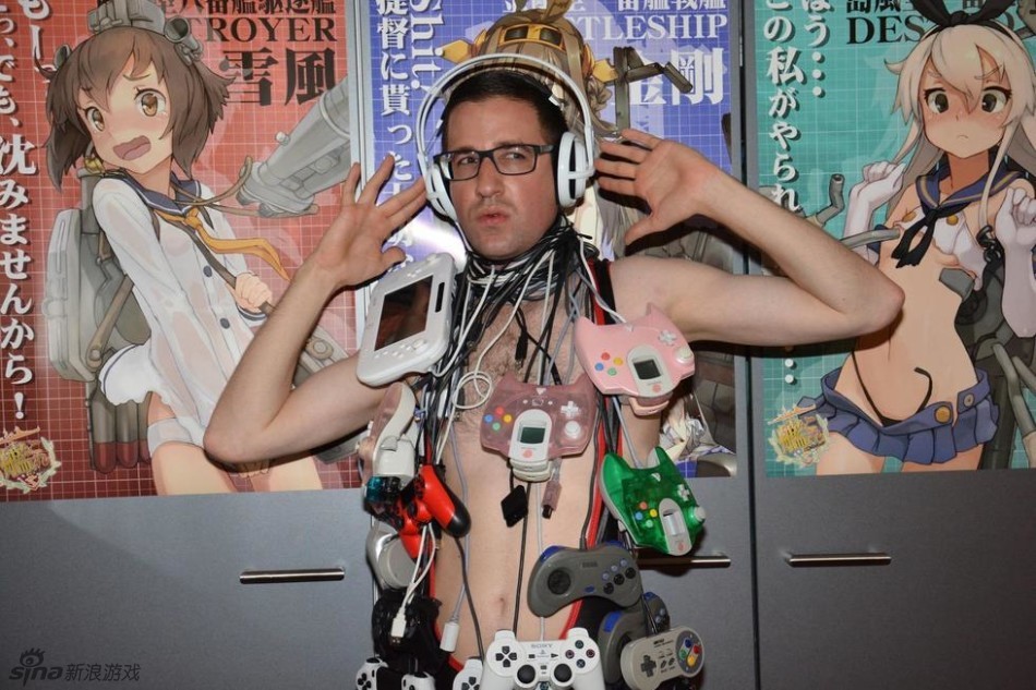 “世界第一宅男”晒寝宫新照 - 新浪游戏