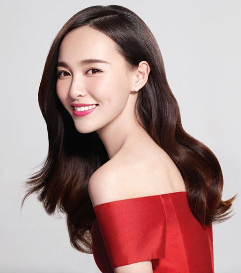 傻白甜专业户唐嫣游戏代言 新形象拍手游广告