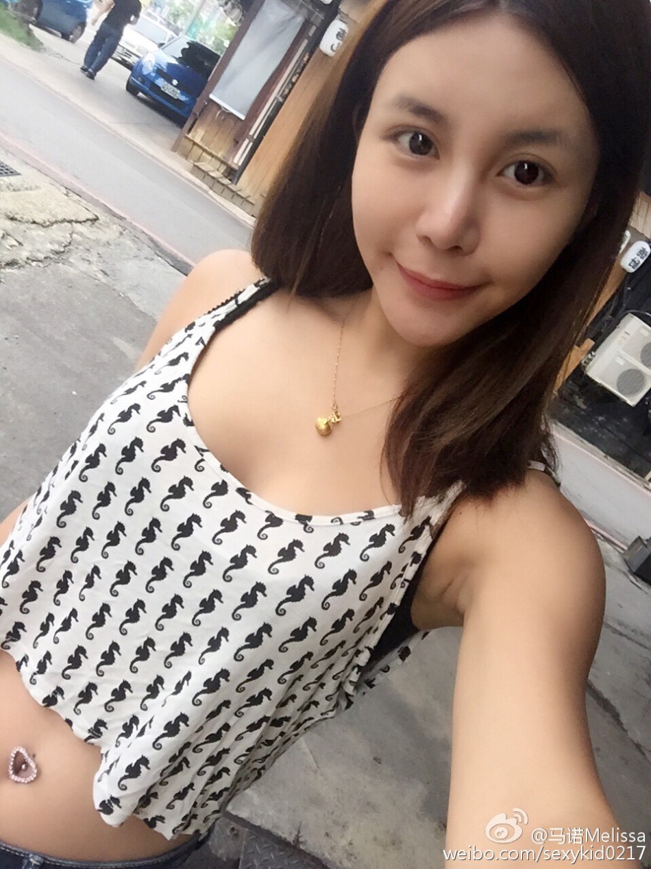 拜金女马诺整装参演游戏网剧