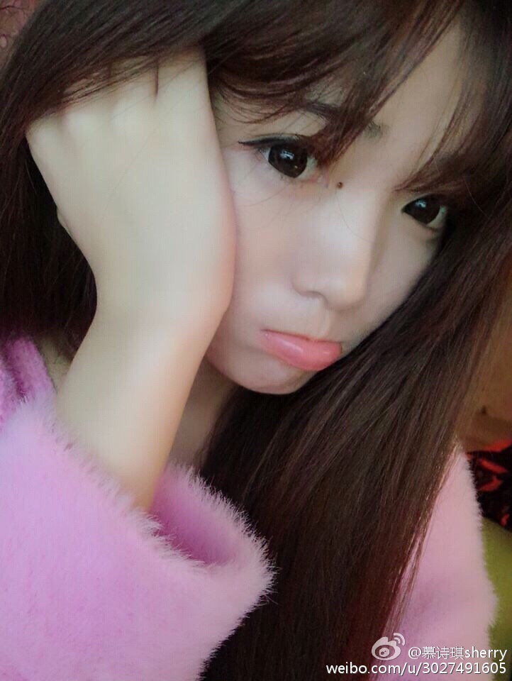 游戏女主播慕诗琪被调侃大嘴