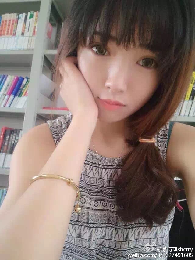 游戏女主播慕诗琪被调侃大嘴