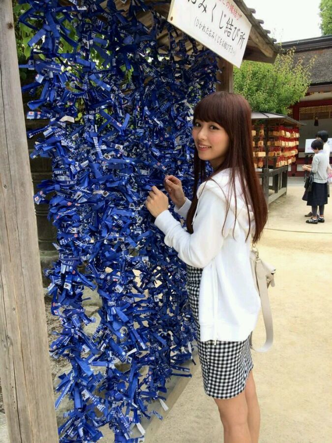 内田理央出演《电锯甜心》