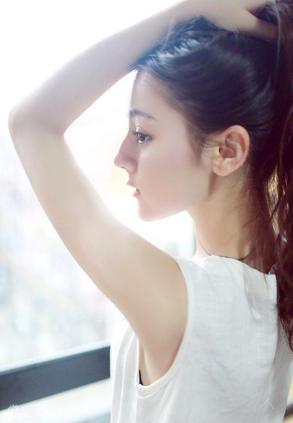 二号女神迪丽热巴代言游戏_Z攻略-专注于游戏