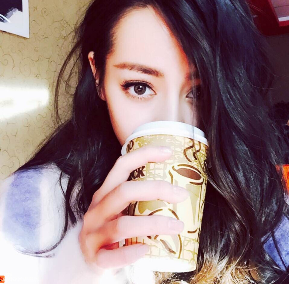 二号女神迪丽热巴代言游戏_Z攻略-专注于游戏