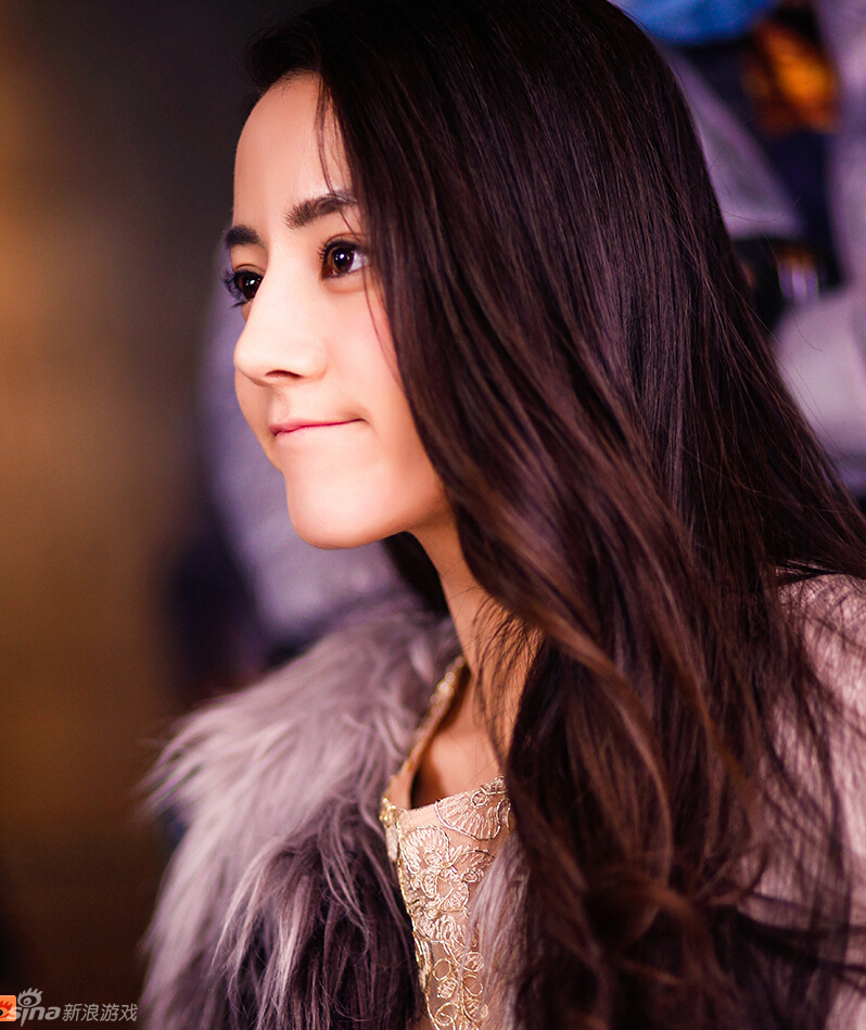 二号女神迪丽热巴代言游戏_Z攻略-专注于游戏