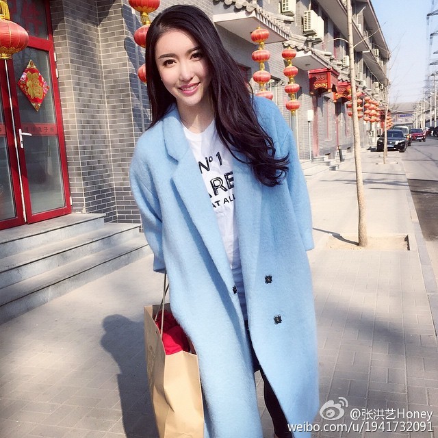 张洪艺携手网游出演《男人装》大片_Z攻略-专