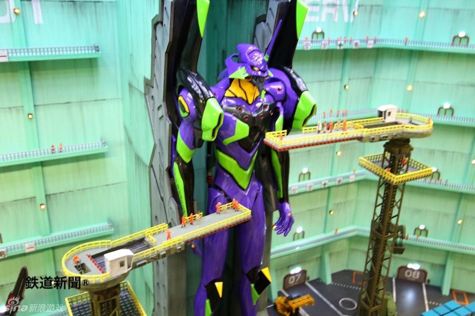 日本新干线推EVA主题涂装专列