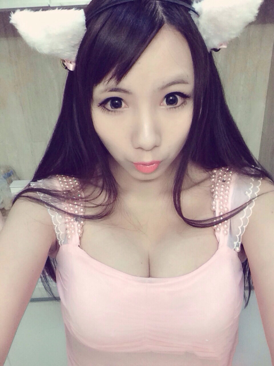 主播无内衣乳摇视频_无打底内衣秀视频高清(2)