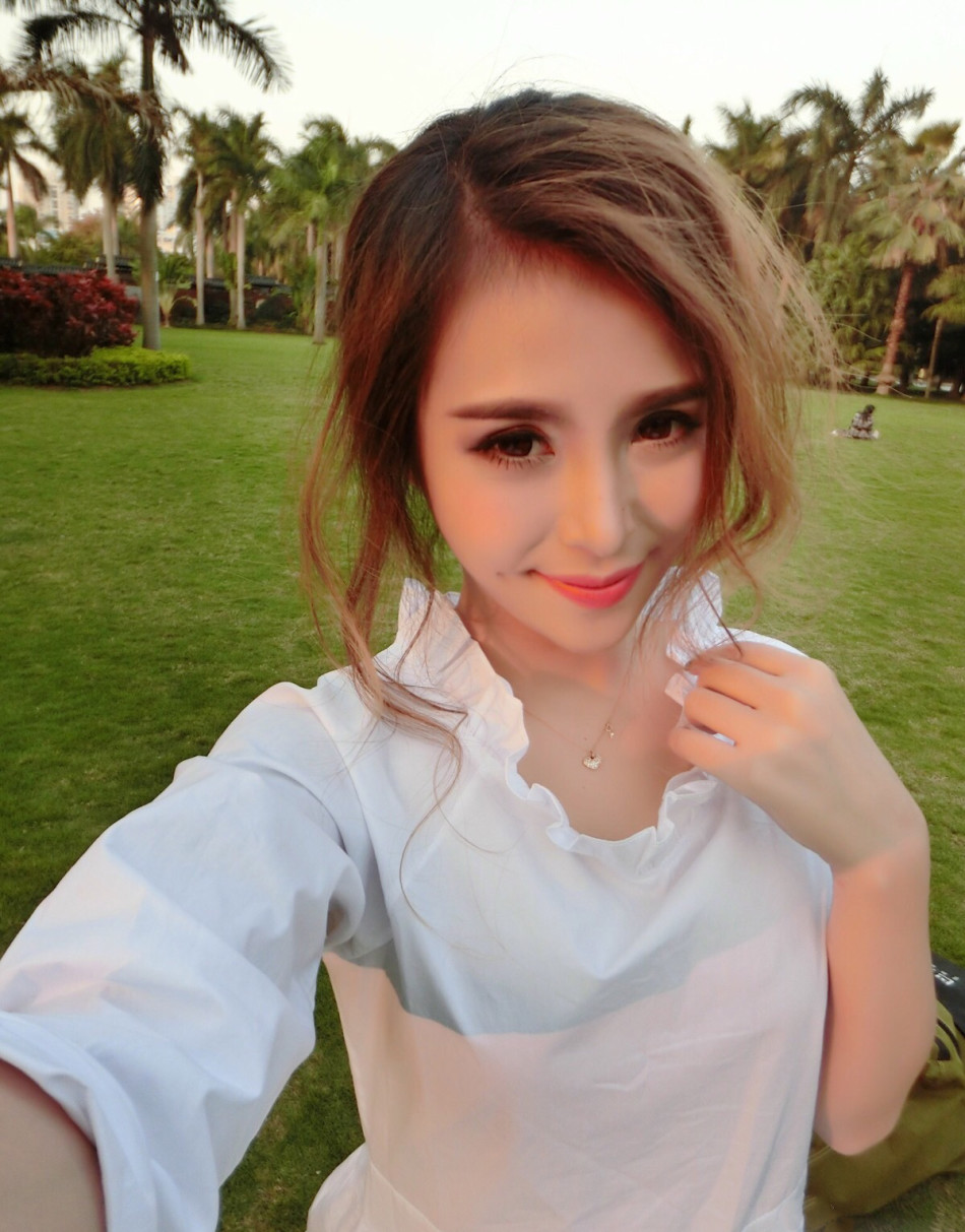 18岁嫩模自曝最爱LOL_Z攻略-专注于游戏攻略