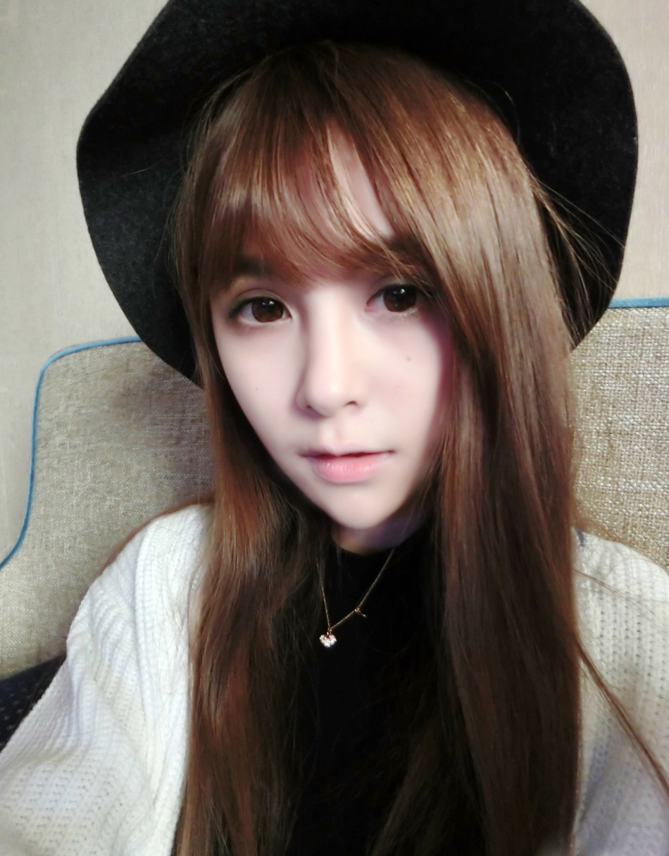 18岁嫩模自曝最爱LOL_Z攻略-专注于游戏攻略