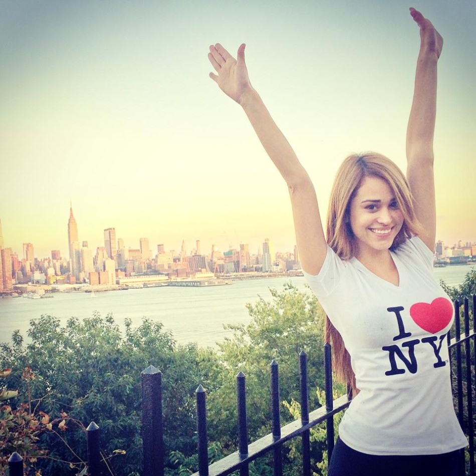 墨西哥气象主播拍内衣写真_Z攻略-专注于游戏