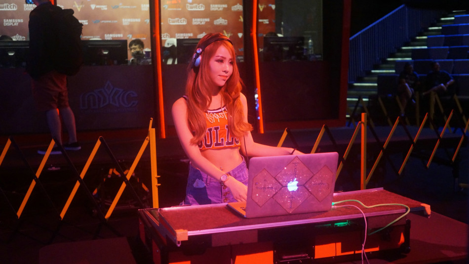 南洋杯总决赛 美女DJ靓丽风景-DOTA2专区