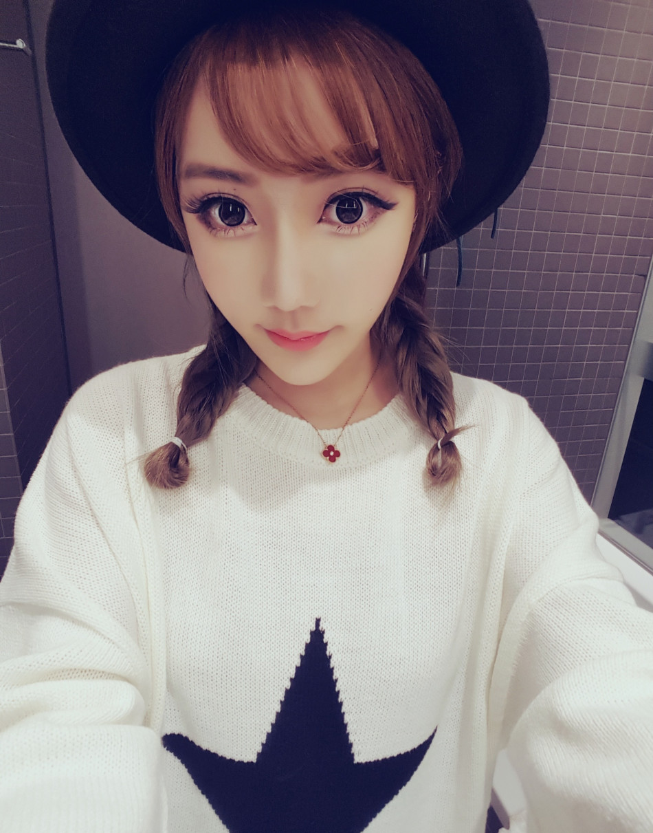 性感电竞女神小訫代言游戏