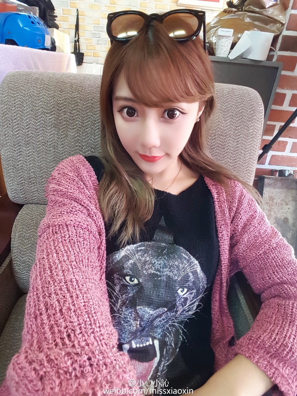 性感电竞女神小訫代言游戏