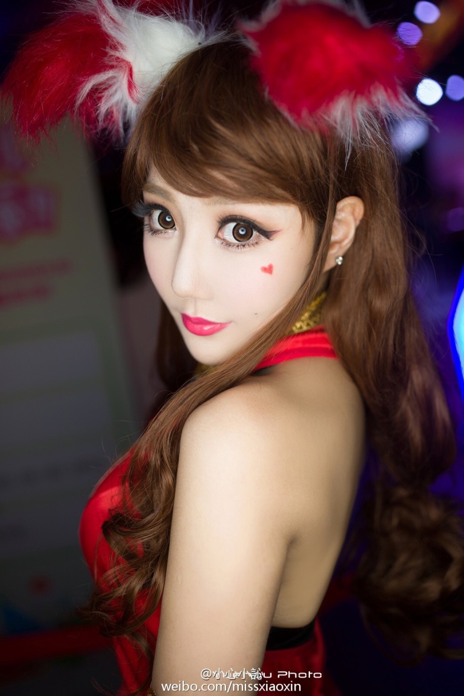 性感电竞女神小訫代言游戏