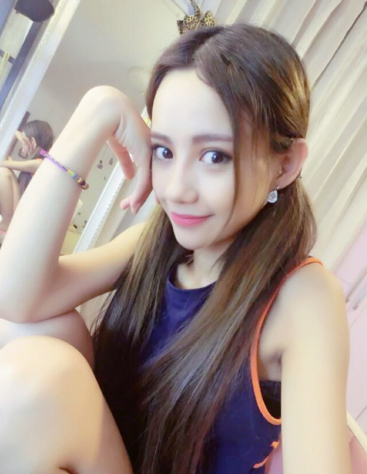 今天要为大家介绍的美女是一位平面模特于港妹,她具有混血气质美女的外表也被众多人群称作为小Angelababy,她那性感既可爱能驾驭不同风格的小女人外表也吸引众多摄影师的目光,因此拍摄了不同风格的平面作品。