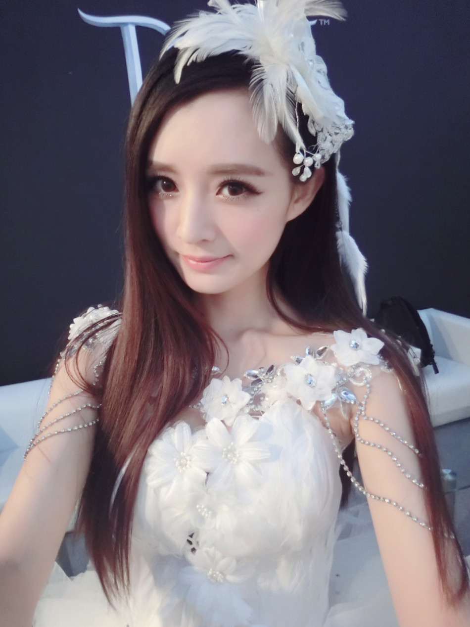 「小杨幂」陈丹婷代言游戏玩cos_Z攻略-专注于