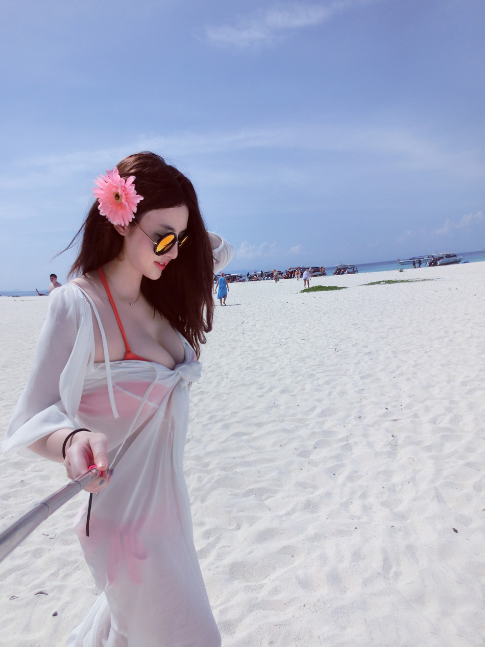 90后正妹主播:照片拍的多就不害羞了_Z攻略-专注于游戏攻略的网站