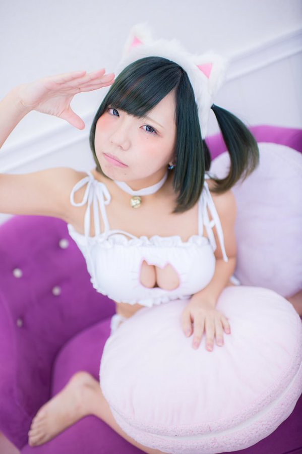 晒内衣试穿_美女试穿内衣