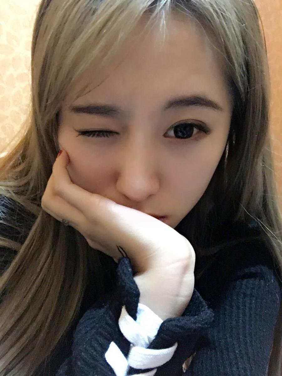 「姐姐奶我」女主播私照曝光_Z攻略-专注于游