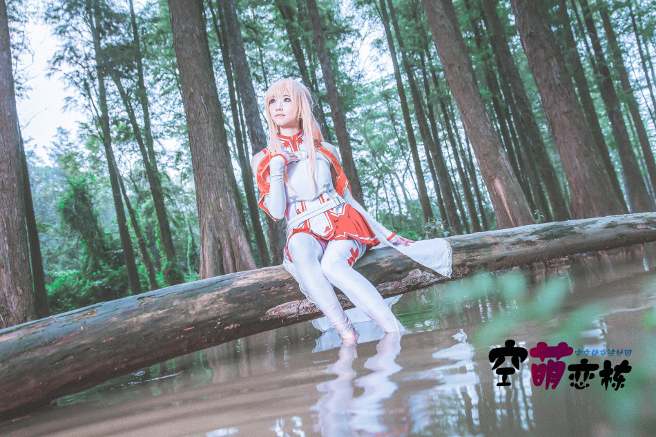 长腿配白丝 本子王亚丝娜cos