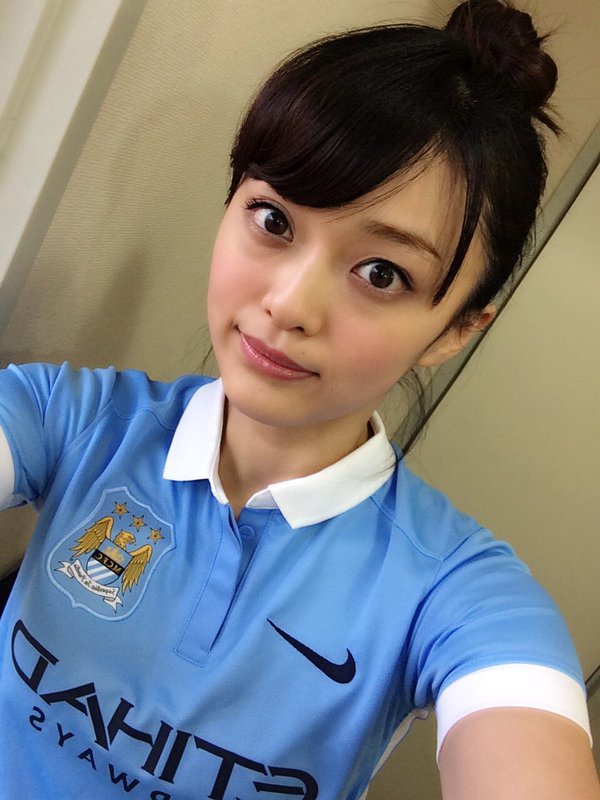 清纯少女眼神迷离翘唇性感_Z攻略-专注于游戏