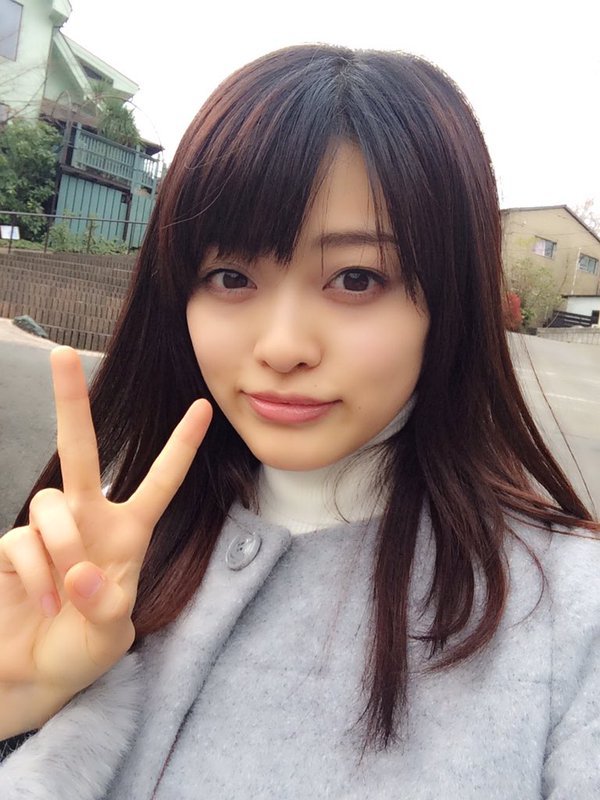 清纯少女眼神迷离翘唇性感_Z攻略-专注于游戏