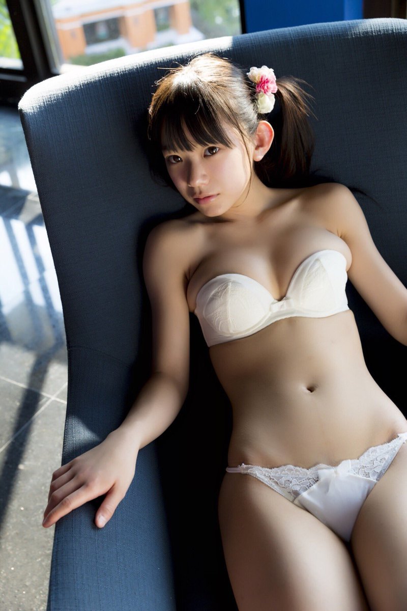 粉色内衣妹子乳摇_摇骰子图片(3)