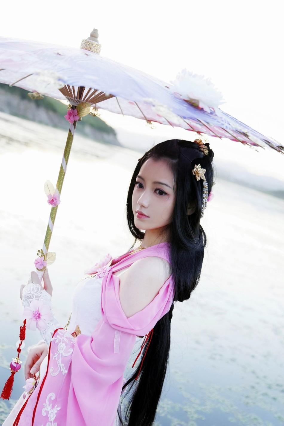 cosplay美女游戏人物,cosplay女英雄露娜 动漫美女人见人爱 天天cosplay福利欣赏 - 翼风游戏网