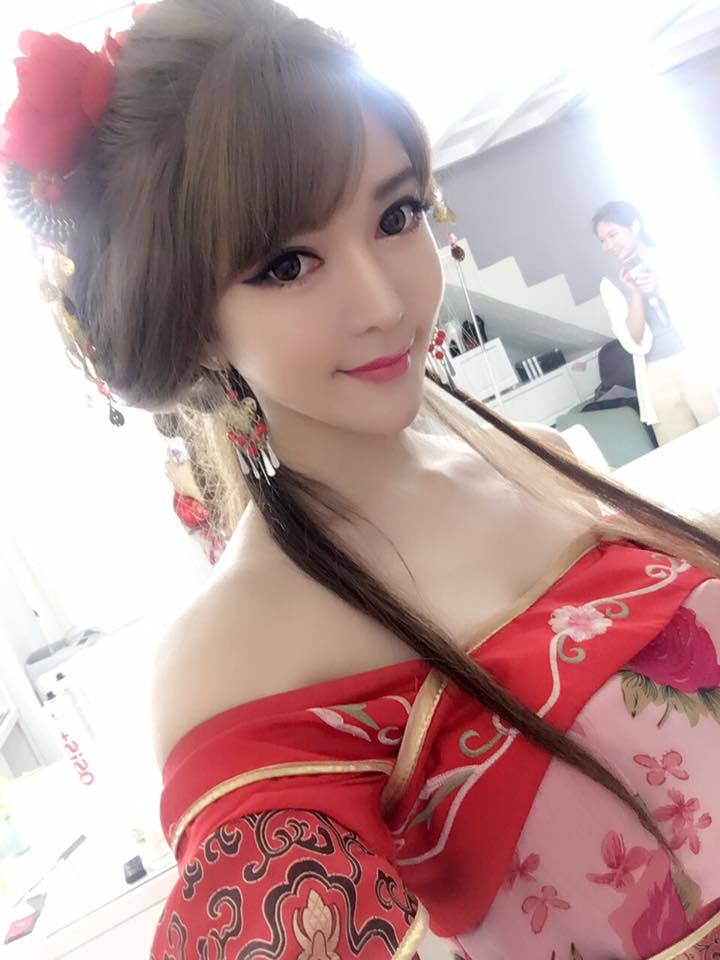 台湾游戏女主播莉亚性感私照