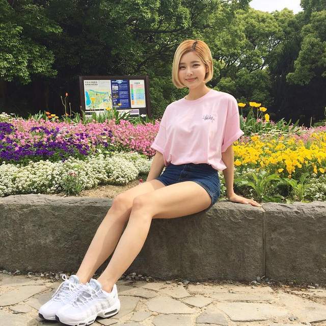 精灵球可以收服她么 挑战视觉极限的韩国性感