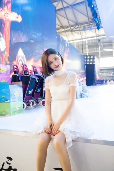 红节妹子欣赏:短发干练的游戏showgirl赵亚楠_