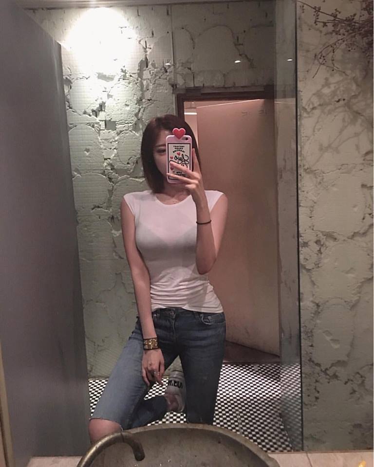 韩国美女主播米娜晒私照 胸上能站狗(22)