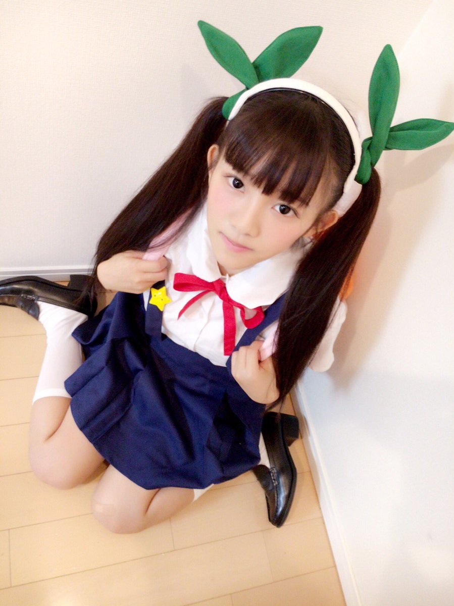 美少女偶像cos小学生神还原(5)