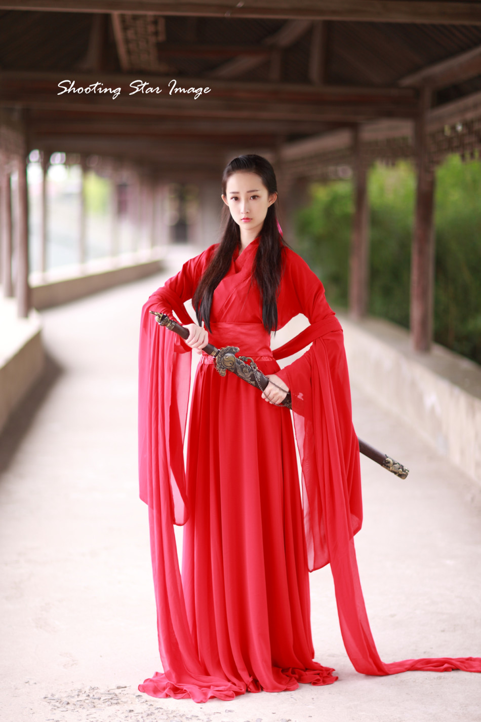 少女玩大剑 性感嫩模马丽cos游戏人物完美还原