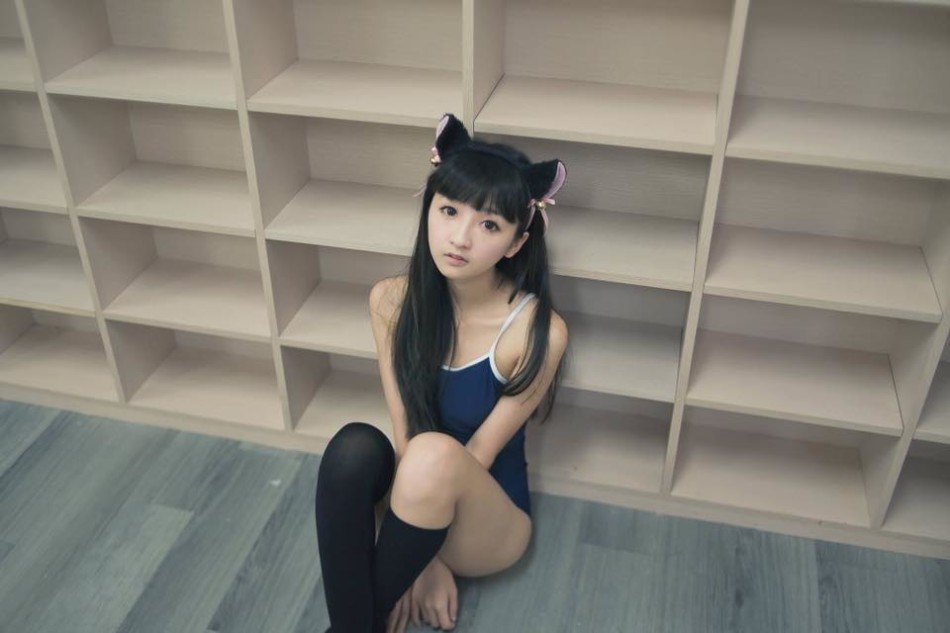 台湾合法童颜萝莉晒旗袍自拍 网友:要看大腿_