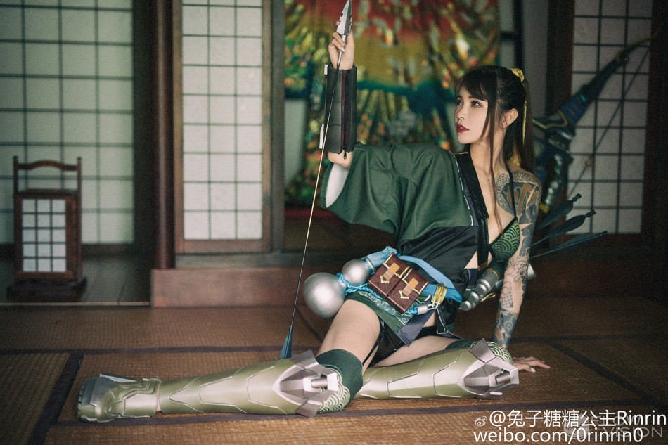 教练我想玩半藏 性感妹子大尺度cos女体半藏_