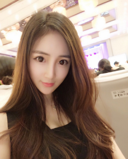 清纯高颜值美女主播走红 完爆网红挤胸照(7)
