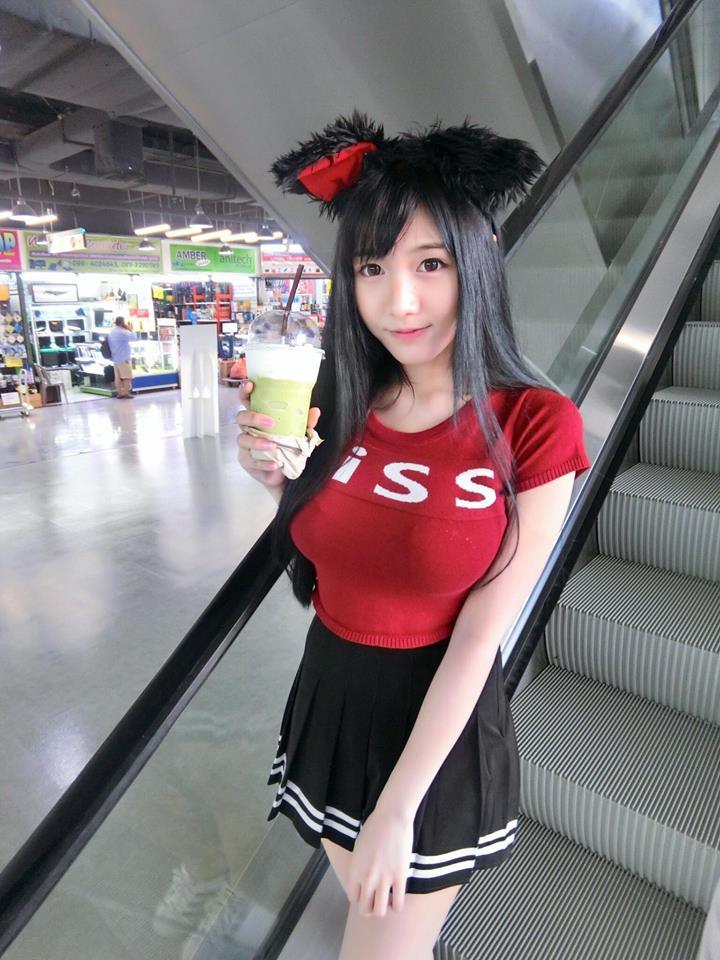 泰国最胸棒糖妹晒新照色气满满