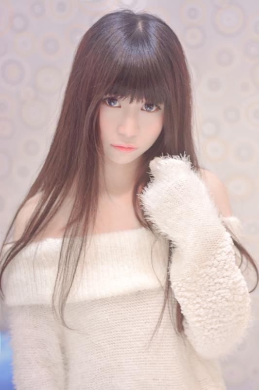 其中著名的剧情就是体重50kg的爱酱被排球妹子在身后托胸,体重就变