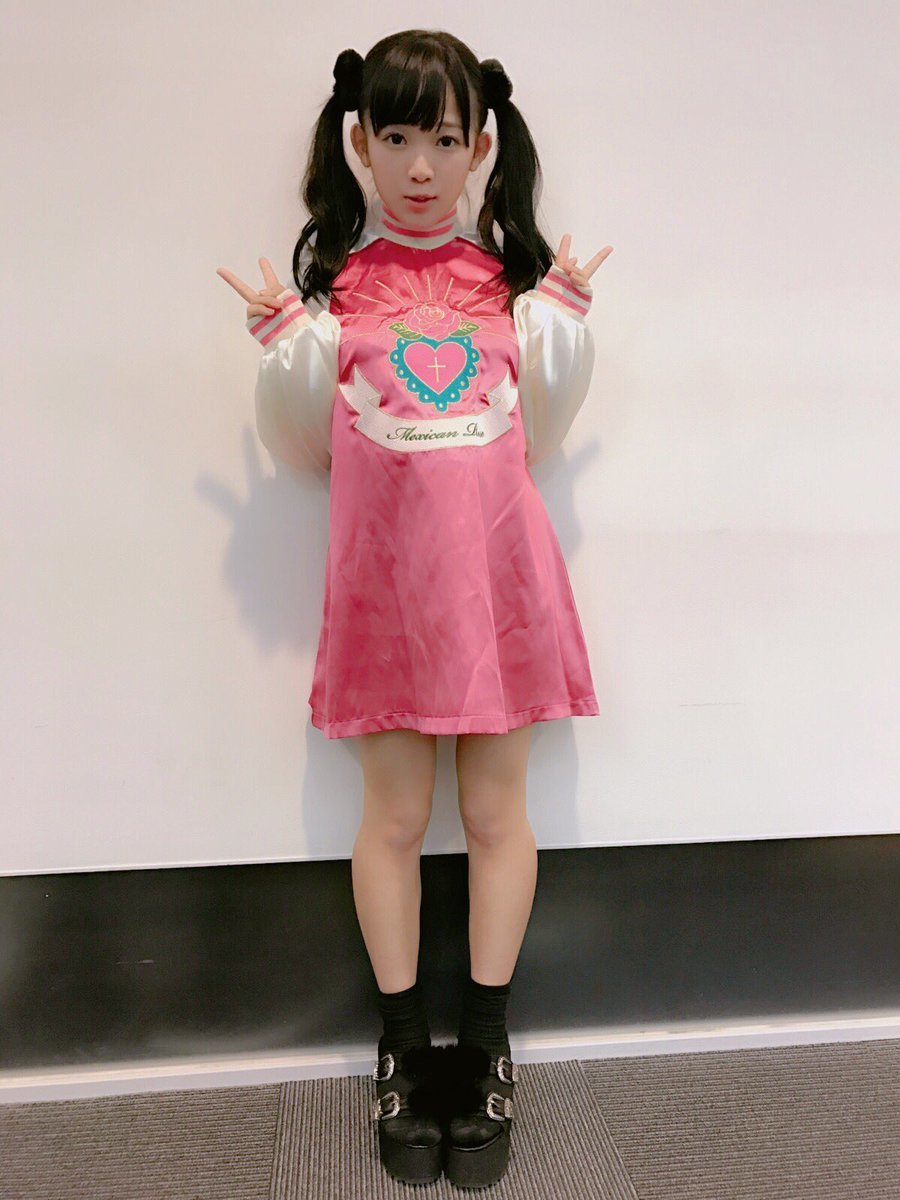 大胸写真偶像cos漫画人物 自爆胸部重达五斤_