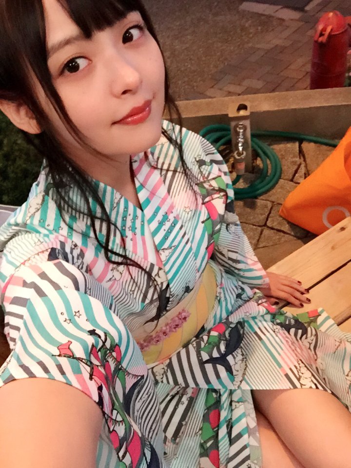 人气声优上板堇首度挑战泳装