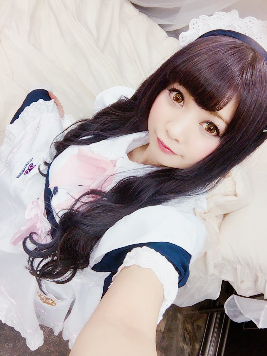 11区萌妹晒开背毛衣性感写真(24)