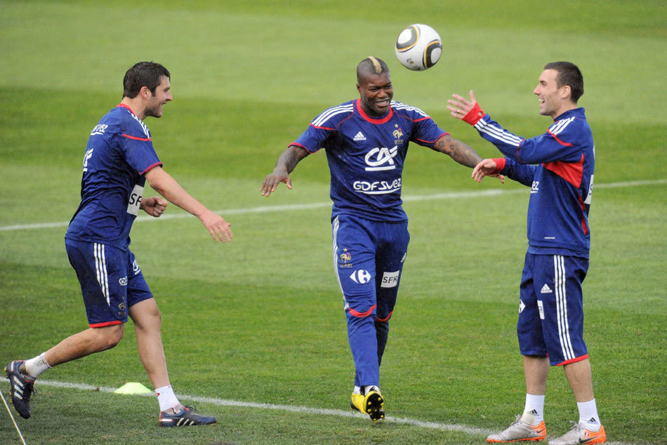 法国队网式足球训练