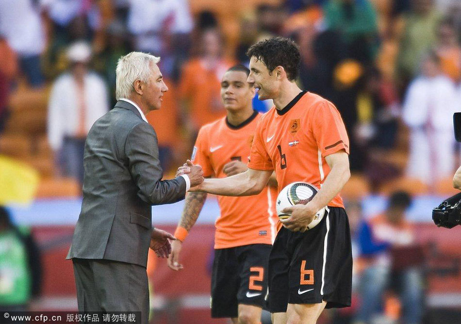 内马尔的儿子和老婆图片大全_内马尔的儿子和