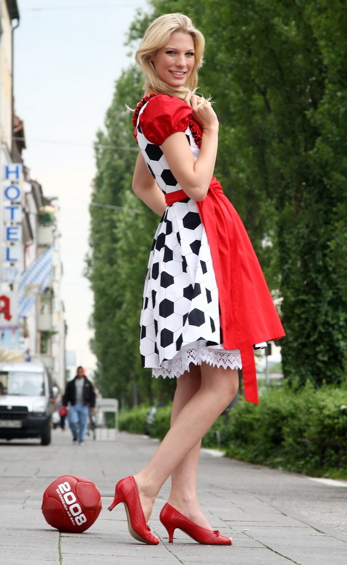 德国队太太团 -  足球 看台 -  90分钟足球网 论坛 足