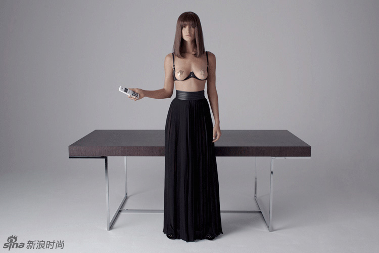 胸贴吊袜打造极致<em>性感</em>look <em>模特</em>魅惑内衣秀_高