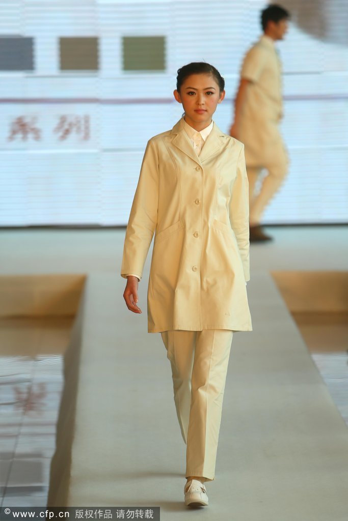 人口办制服_漳平市工商局举行新式制服换装仪式(3)
